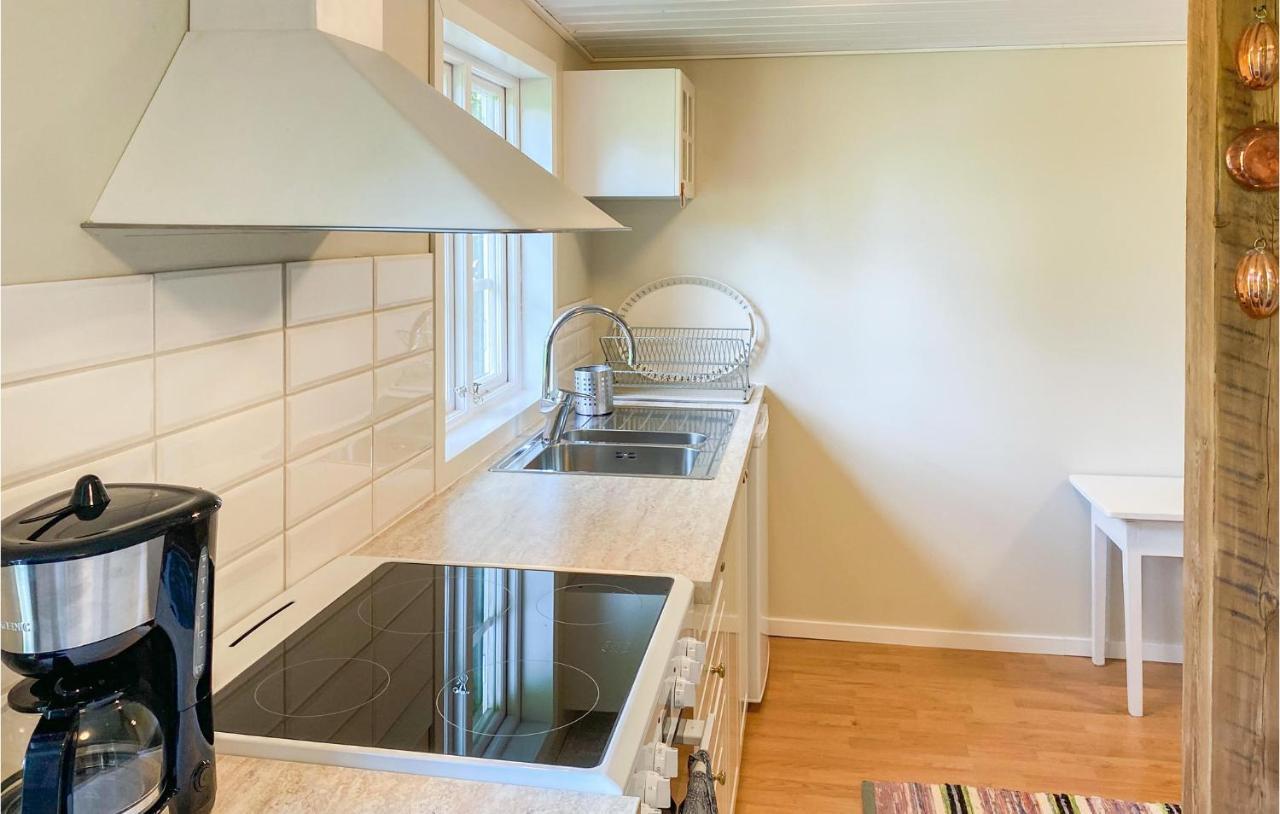 Amazing Home In Faerjestaden With Kitchen ภายนอก รูปภาพ