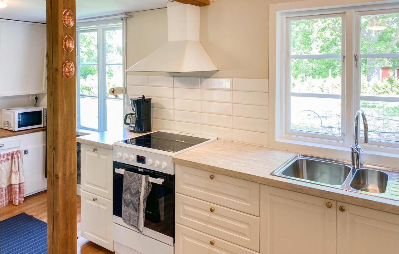 Amazing Home In Faerjestaden With Kitchen ภายนอก รูปภาพ